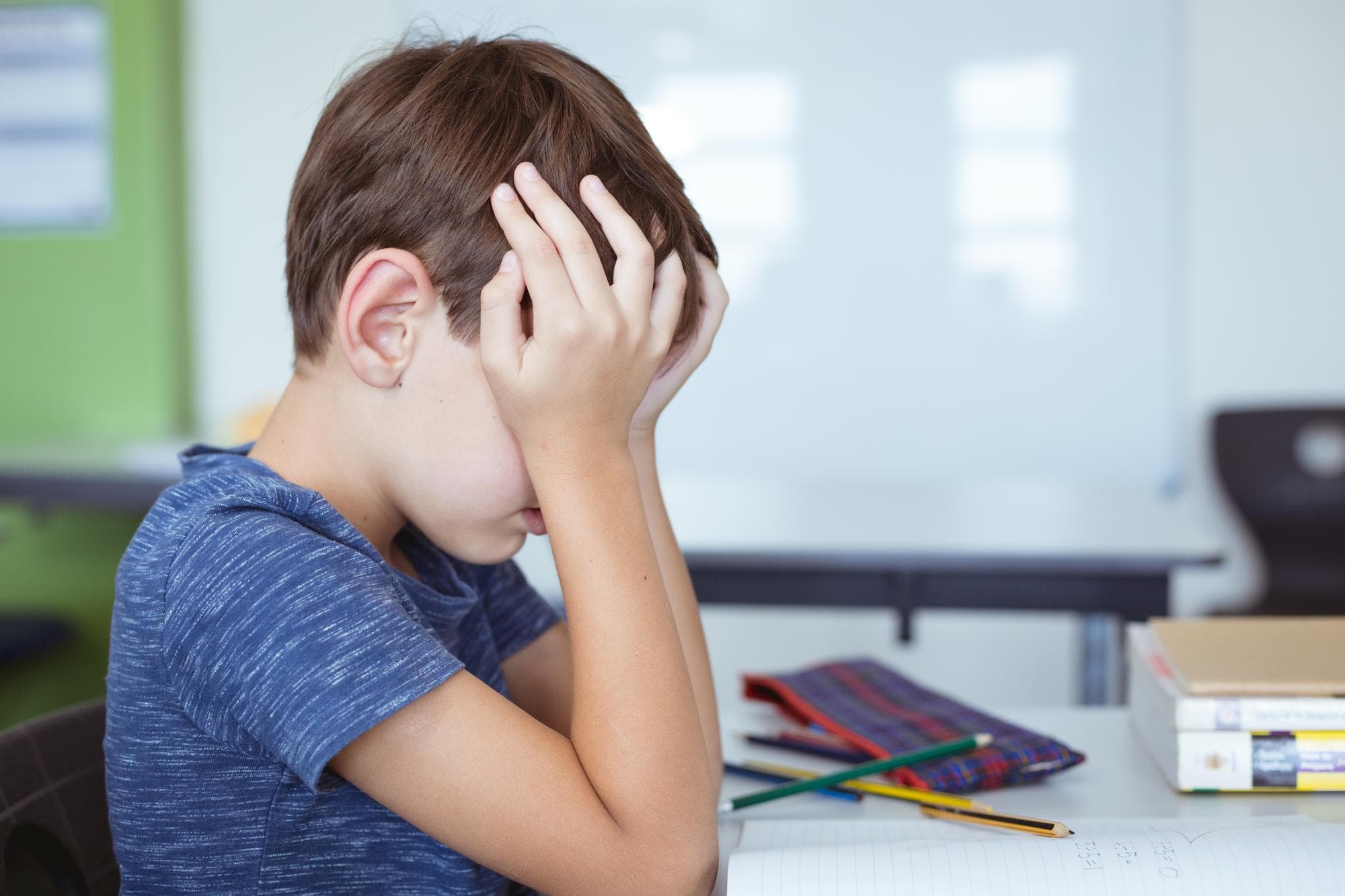 Mi hijo estudia pero al día siguiente no recuerda nada: por qué pasa y cómo ayudarle
