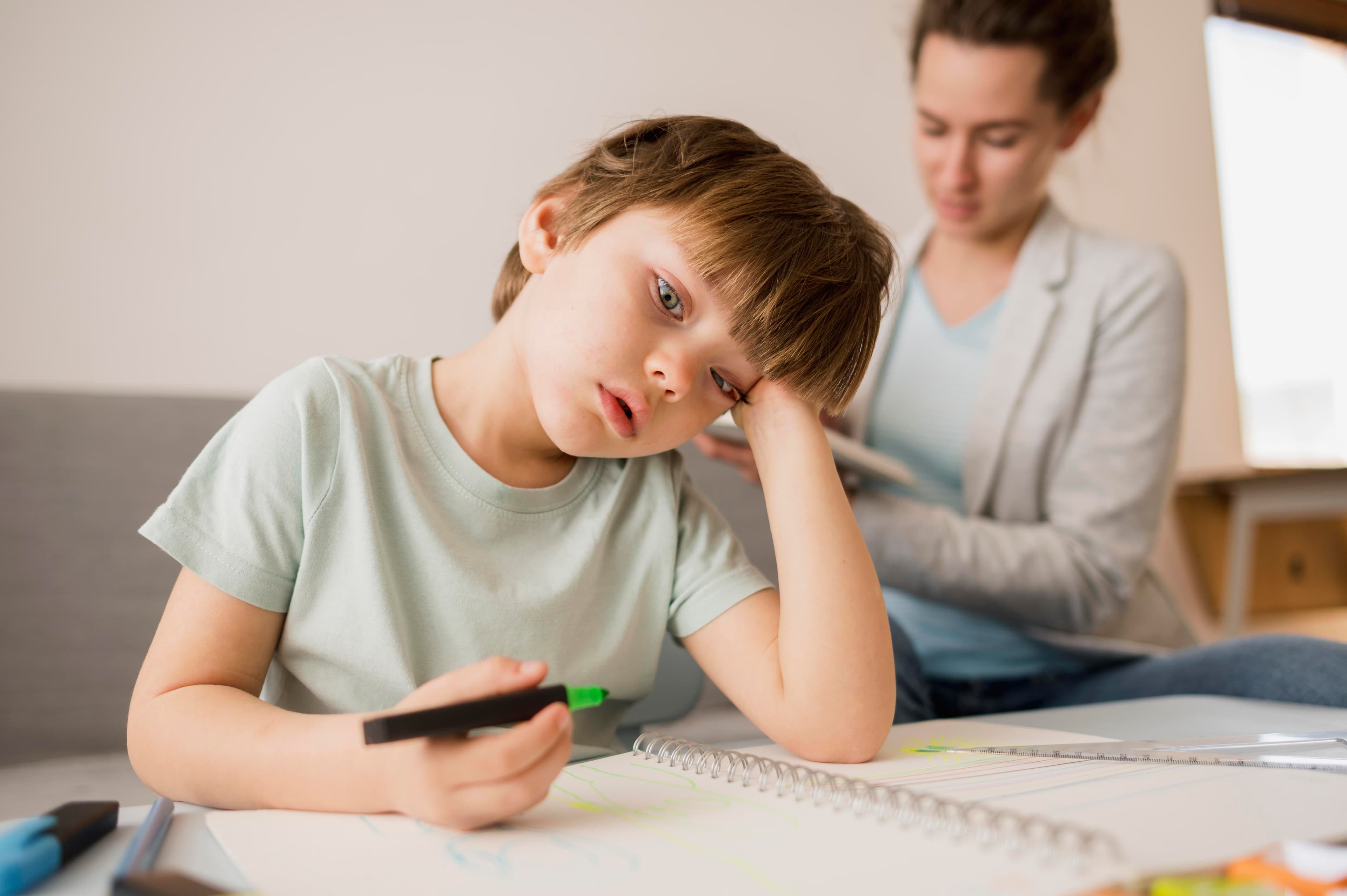 Empieza mil cosas y no acaba ninguna: por qué a tu hijo le cuesta terminar las tareas